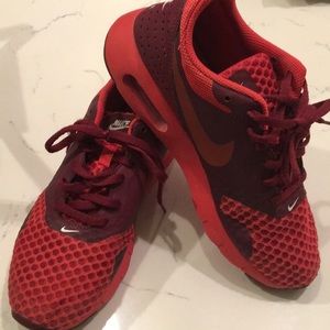 Gently used Nike tennis